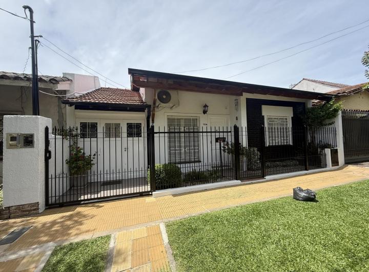 Casa · 70m² · 3 Ambientes · 1 Cochera