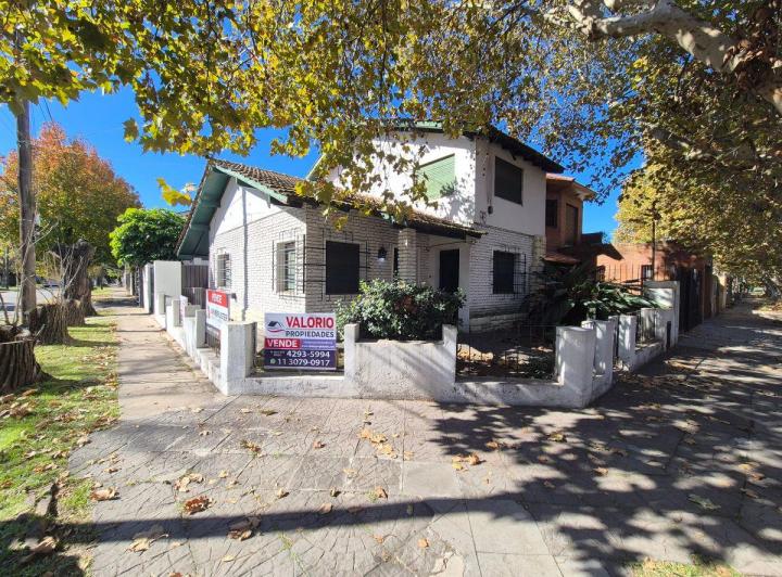 Casa · 95m² · 5 Ambientes · 1 Cochera