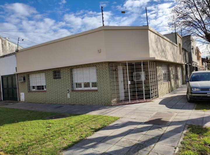Casa · 110m² · 3 Ambientes · 1 Cochera