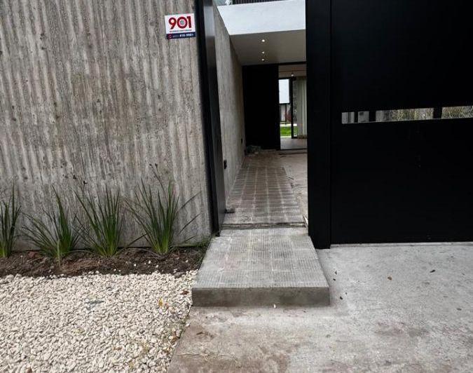 Casa · 141m² · 5 Ambientes · 1 Cochera
