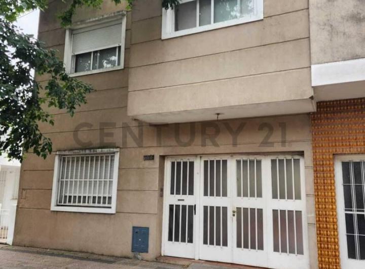 Casa · 160m² · 6 Ambientes · 1 Cochera