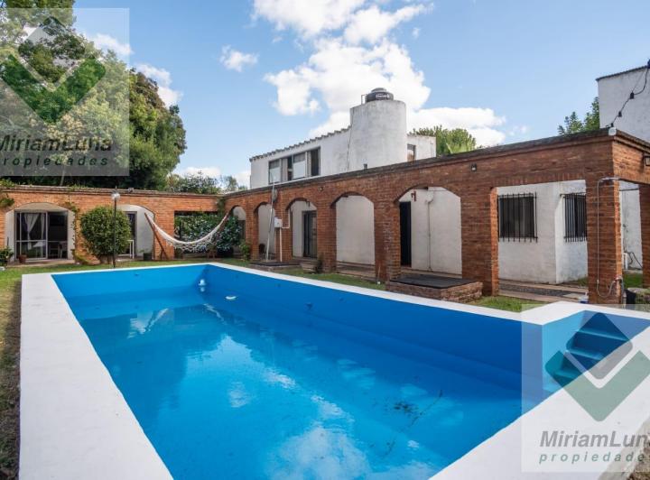 Casa · 800m² · 4 Ambientes