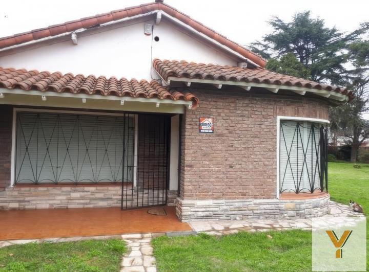 Casa · 160m² · 4 Ambientes · 2 Cocheras