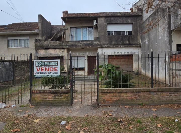 Casa · 330m² · 3 Ambientes · 1 Cochera