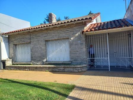 Casa · 205m² · 2 Dormitorios