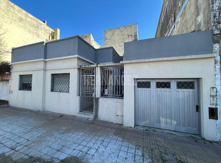 Casa · 150m² · 3 Ambientes · 1 Cochera