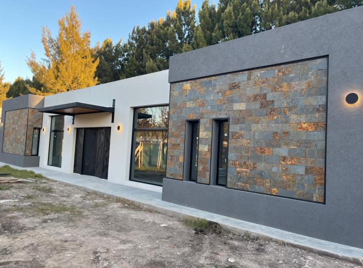 Casa · 172m² · 5 Ambientes · 1 Cochera