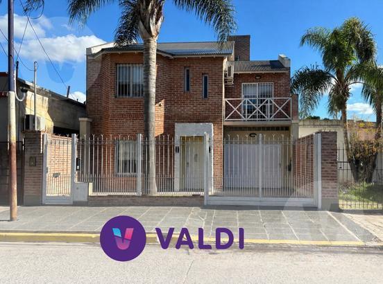 Casa · 174m² · 4 Ambientes · 3 Cocheras