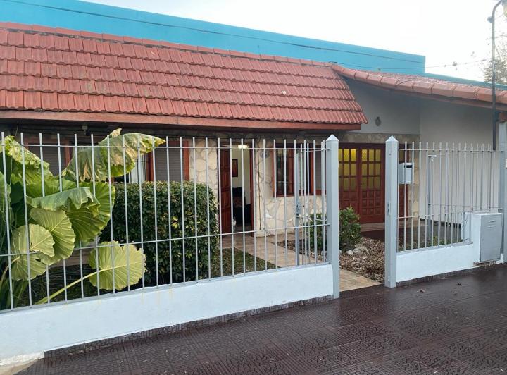 Casa · 110m² · 5 Ambientes · 2 Cocheras