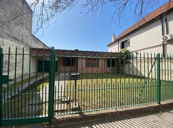 Casa · 160m² · 4 Ambientes · 4 Cocheras