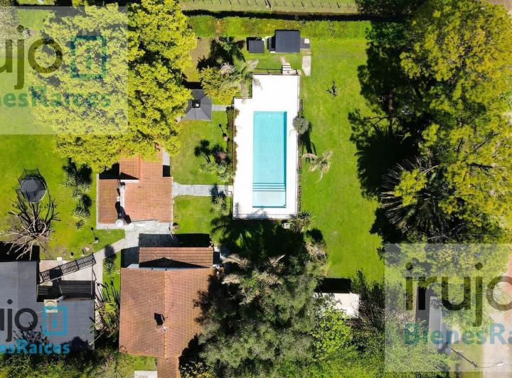 Casa · 282m² · 4 Ambientes · 2 Cocheras