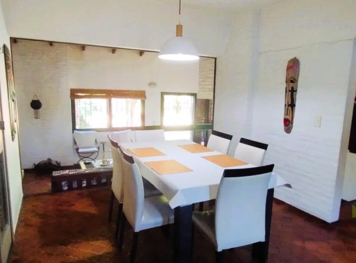 Casa · 148m² · 7 Ambientes · 2 Cocheras