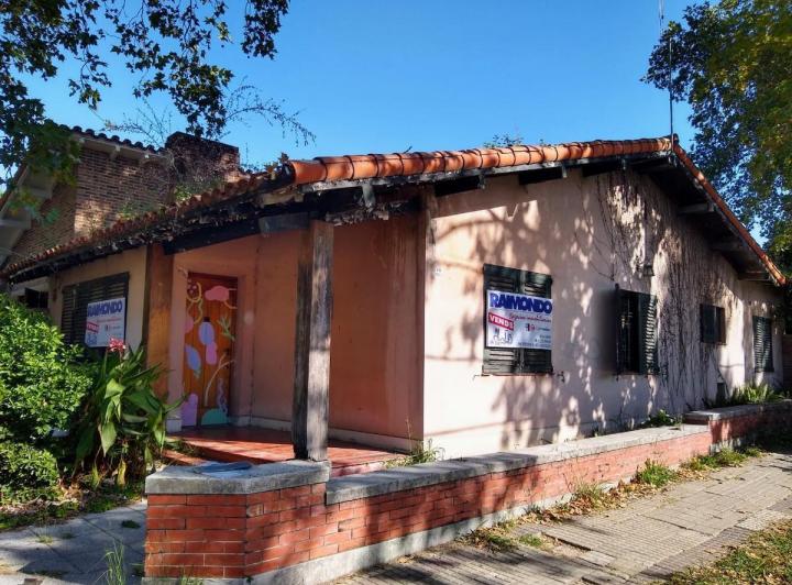 Casa · 220m² · 6 Ambientes · 1 Cochera