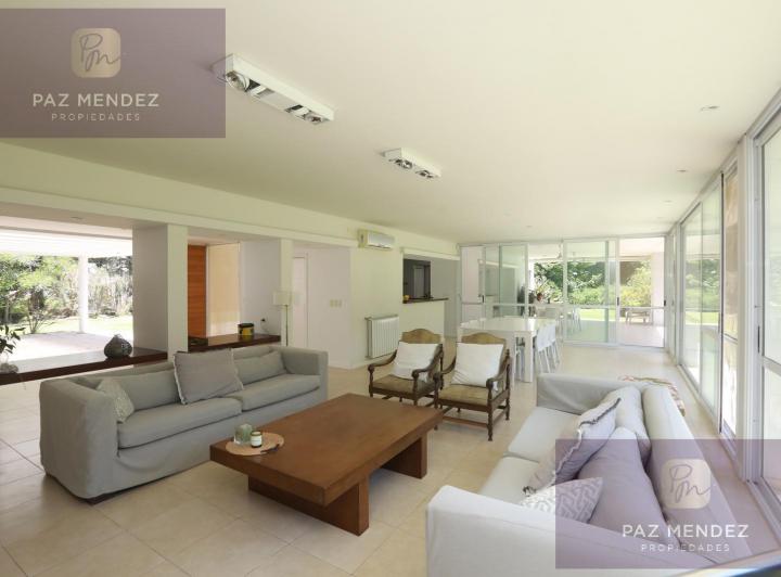 Casa · 288m² · 3 Dormitorios