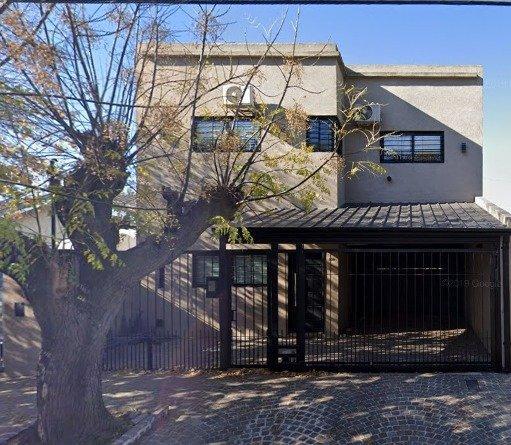 Casa · 280m² · 5 Ambientes · 2 Cocheras