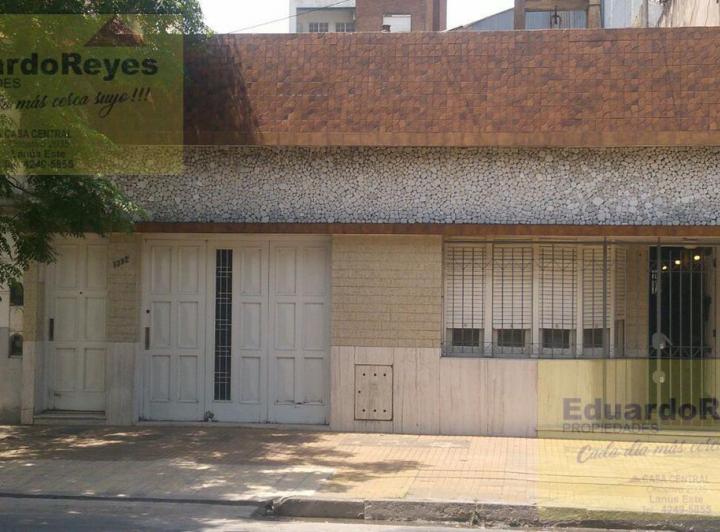 Casa · 200m² · 4 Ambientes · 1 Cochera