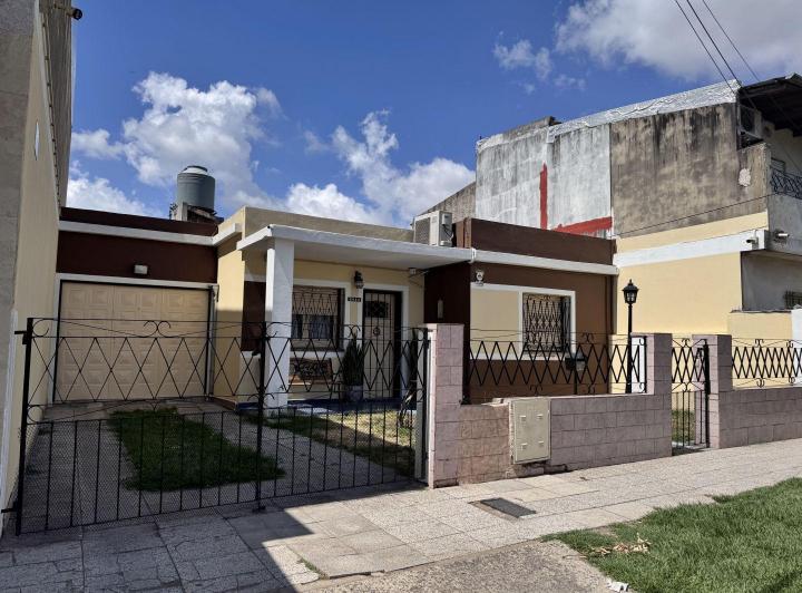 Casa · 53m² · 4 Ambientes · 1 Cochera