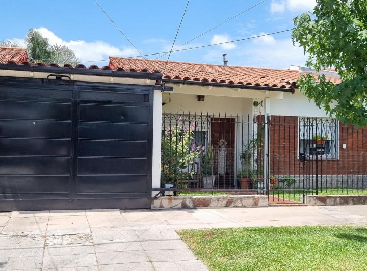 Casa · 145m² · 4 Ambientes · 2 Cocheras