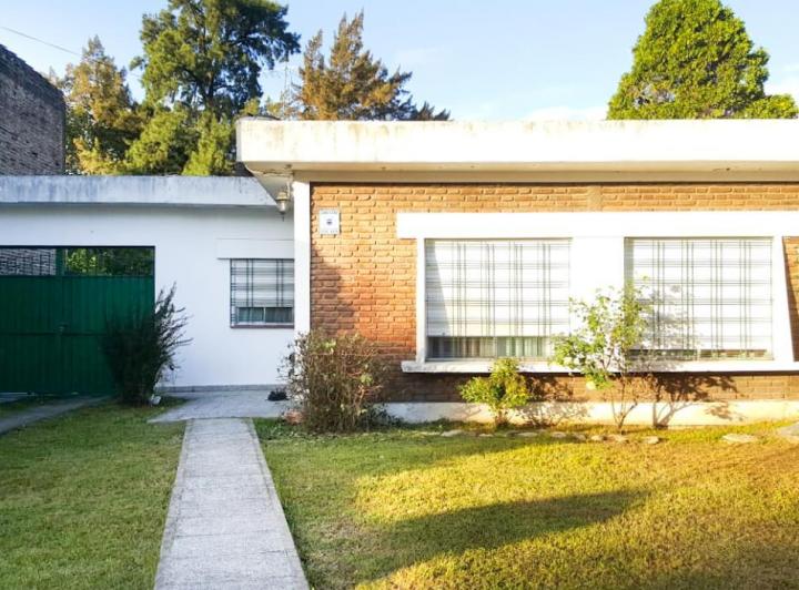 Casa · 126m² · 2 Dormitorios · 1 Cochera