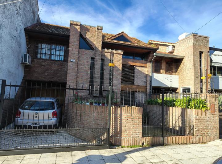 Casa · 280m² · 4 Ambientes · 1 Cochera