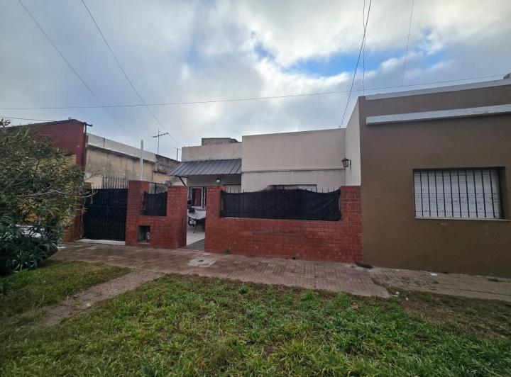 Casa · 75m² · 4 Ambientes · 1 Cochera