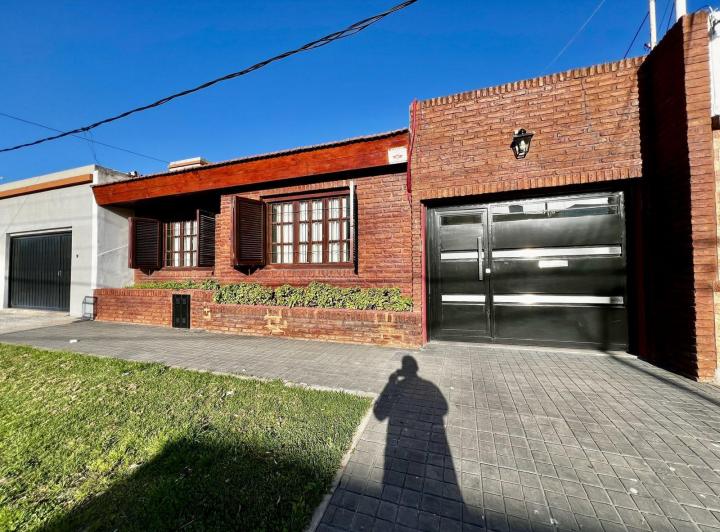 Casa · 94m² · 2 Dormitorios · 1 Cochera