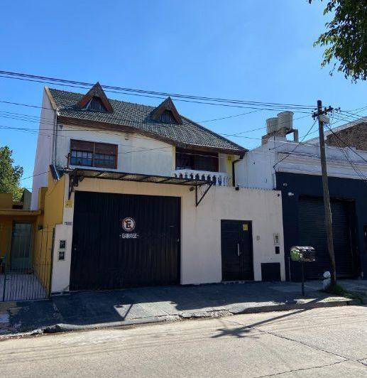 Casa · 173m² · 4 Ambientes · 2 Cocheras