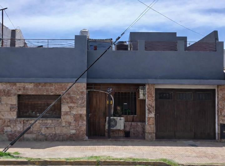 Casa · 105m² · 7 Ambientes · 1 Cochera