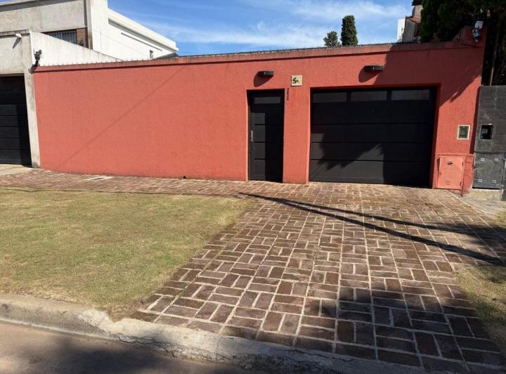 Casa · 170m² · 4 Ambientes · 1 Cochera
