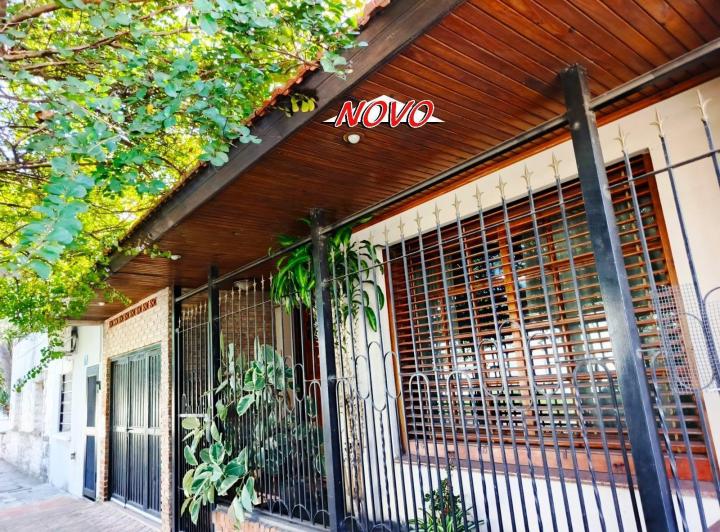 Casa · 140m² · 3 Ambientes · 2 Cocheras