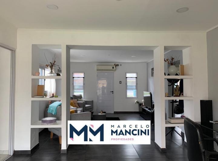 Casa · 110m² · 4 Ambientes · 2 Cocheras