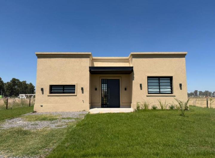 Casa · 85m² · 3 Ambientes · 1 Cochera