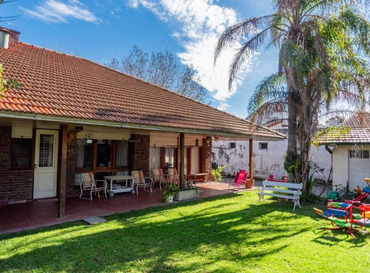 Casa · 170m² · 4 Ambientes · 1 Cochera