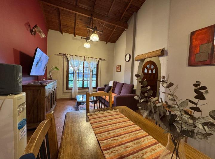 Casa · 900m² · 4 Ambientes · 3 Cocheras