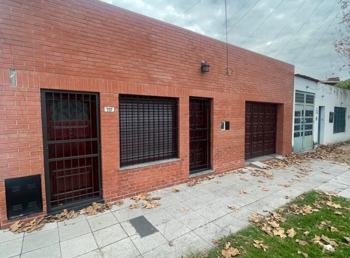 Casa · 163m² · 4 Ambientes · 2 Cocheras
