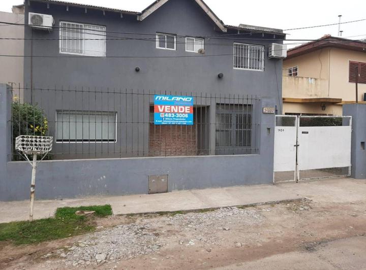 Casa · 110m² · 3 Dormitorios · 2 Cocheras