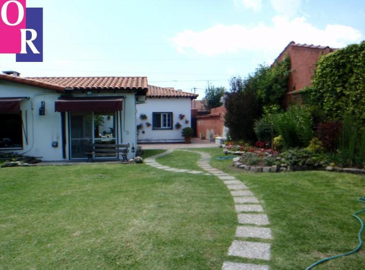 Casa · 220m² · 5 Ambientes · 1 Cochera