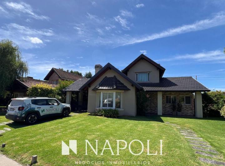 Casa · 140m² · 5 Ambientes · 1 Cochera