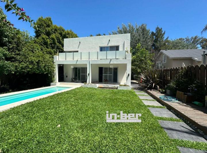 Casa · 178m² · 3 Ambientes · 1 Cochera