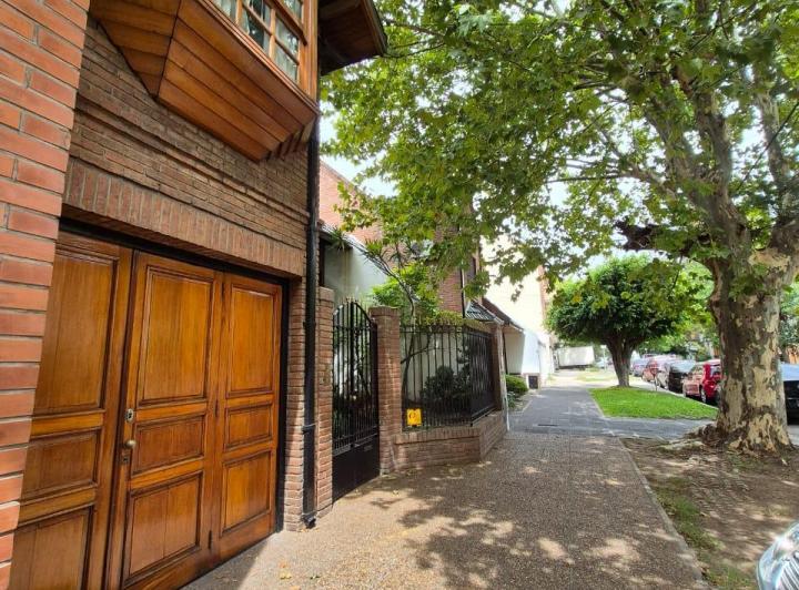 Casa · 276m² · 6 Ambientes · 3 Cocheras