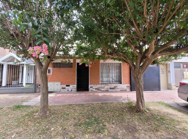 Casa · 106m² · 3 Ambientes · 1 Cochera