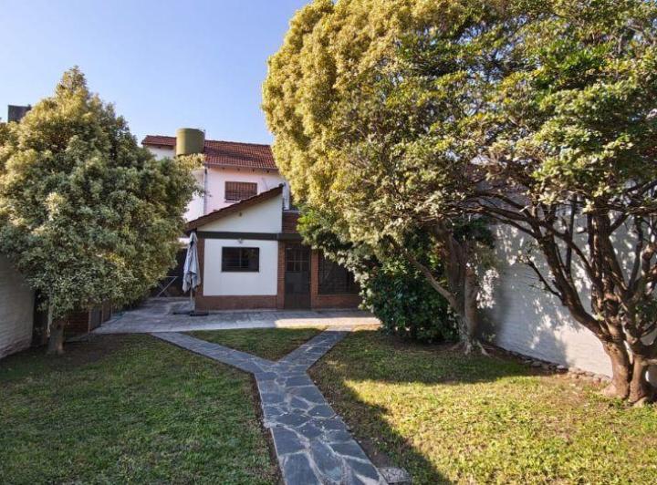 Casa · 200m² · 5 Ambientes · 3 Cocheras
