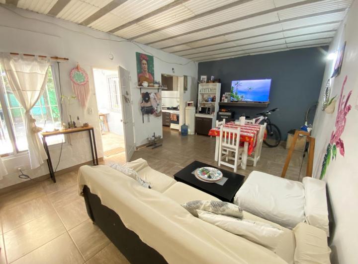 Casa · 80m² · 4 Ambientes · 3 Cocheras