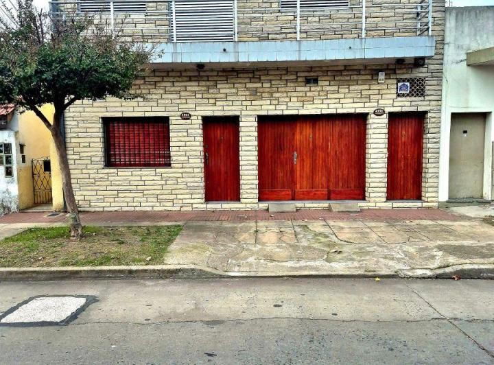 Casa · 254m² · 5 Ambientes · 1 Cochera