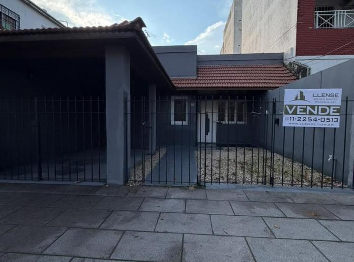 Casa · 84m² · 4 Ambientes · 1 Cochera