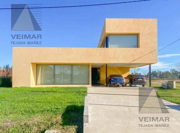 Casa · 180m² · 4 Ambientes · 2 Cocheras