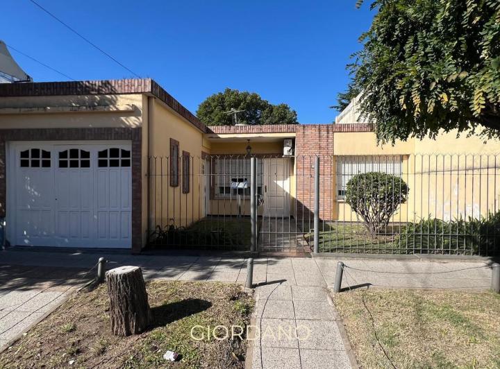 Casa · 131m² · 3 Ambientes · 2 Cocheras
