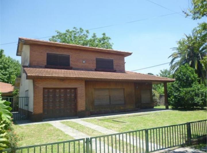 Casa · 280m² · 4 Ambientes · 1 Cochera