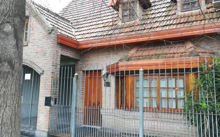 Casa · 4 Ambientes · 1 Cochera