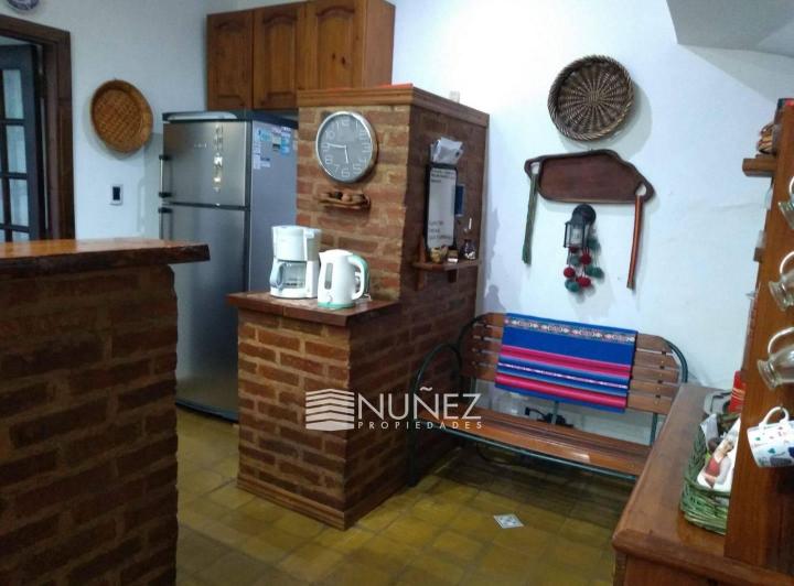 Casa · 195m² · 4 Ambientes · 2 Cocheras